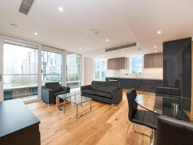 3 bedroom flat to rent on Hermitage Street, London