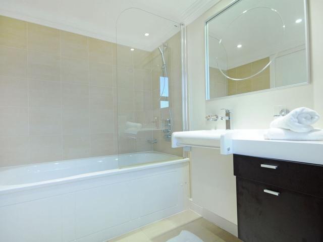 3 bedroom flat to rent on St. Johns Wood Park, London