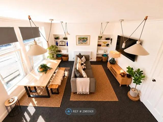 3 Bedroom Flat To Rent In Mumbles, Swansea, SA3
