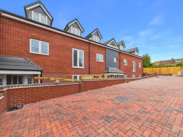 3 Bedroom Flat To Rent In Macdonald Road, Wyken, Coventry, CV2