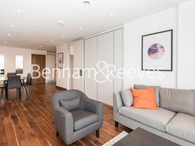 3 Bedroom flat to rent in Maygrove Road, West Hampstead, NW6