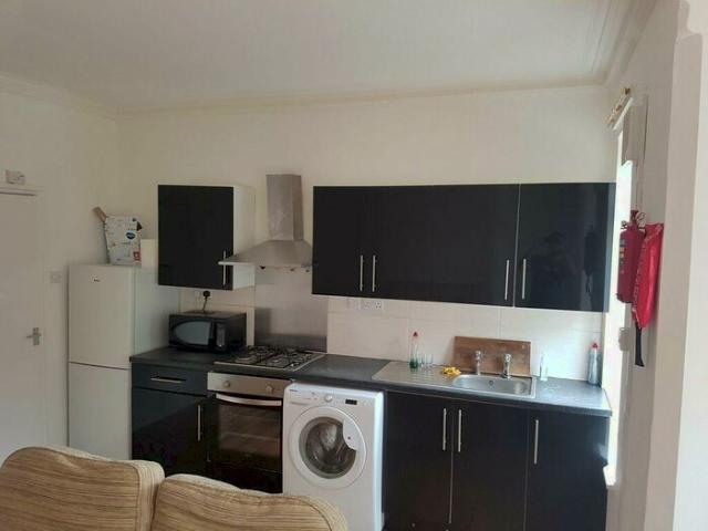 3 Bedroom Flat To Rent In Noel Street, Forest Fields, NG7