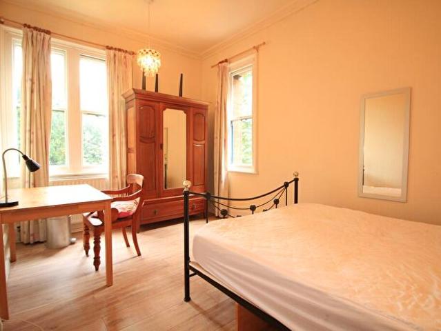 3 Bedroom Flat To Rent In Burns Street, Nottingham, NG7