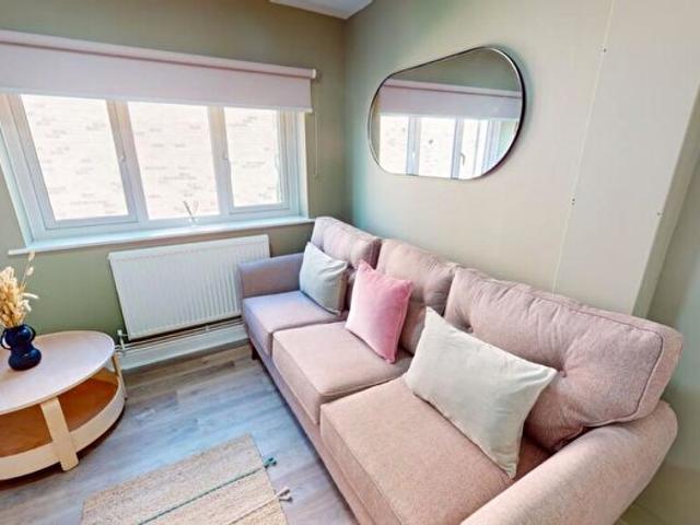 3 Bedroom Flat To Rent In C, Elm House, Cranmer Street, NG3