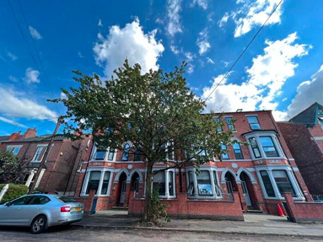 3 Bedroom Flat To Rent In Charnwood Grove, West Bridgford, Nottingham, NG2