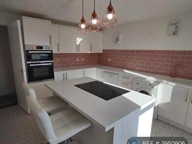 3 Bedroom Flat To Rent In Church View, Coatbridge, ML5
