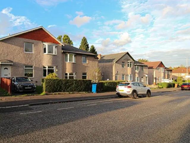 3 Bedroom Flat To Rent In Croftfoot Road, Glasgow, G44