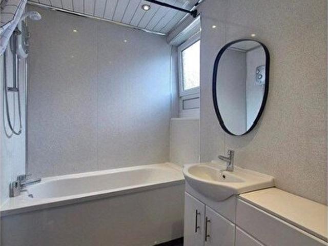 3 Bedroom Flat To Rent In Crofthill Road, Glasgow, G44