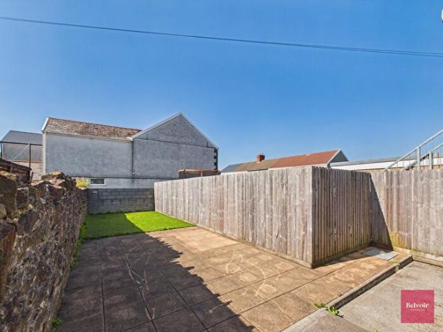 3 Bedroom Flat To Rent In Elgin Street, Manselton, Swansea, SA5