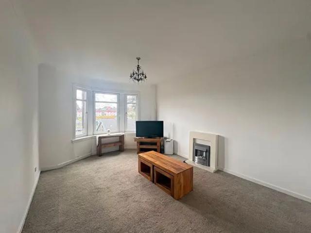 3 Bedroom Flat To Rent In Gladstone Avenue, Barrhead, G78