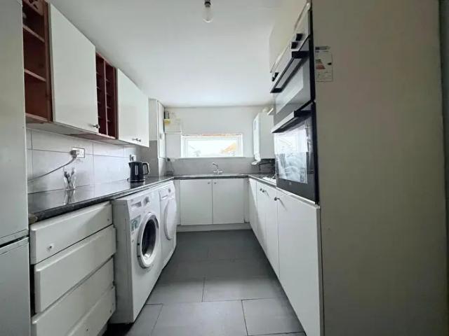 3 Bedroom Flat To Rent In Grangewood Road, Nottingham, NG8