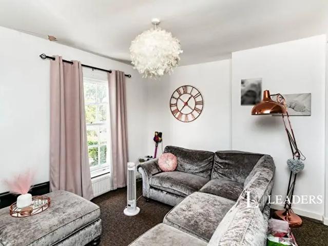 3 Bedroom Flat To Rent In High Street, Deanshanger, Milton Keynes, MK19