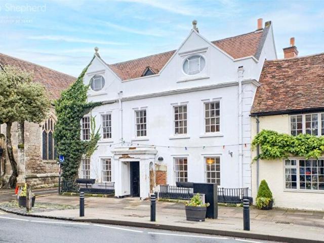 3 Bedroom Flat To Rent In High Street, Henley in Arden, Warwickshire, B95