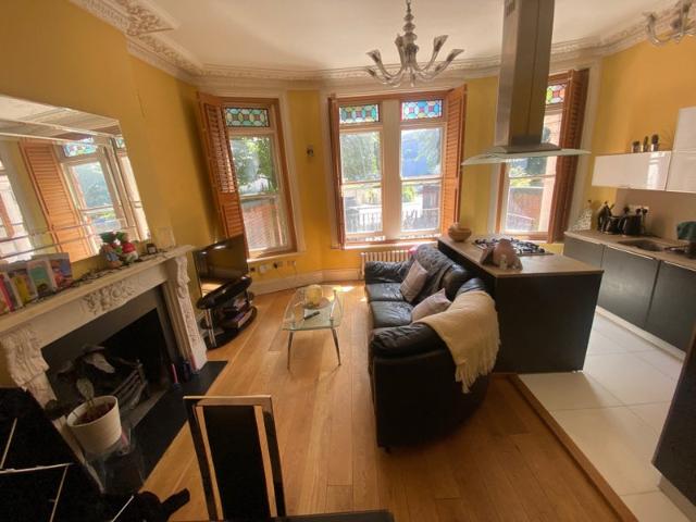 3 Bedroom Flat to rent in Highbury & Islington
