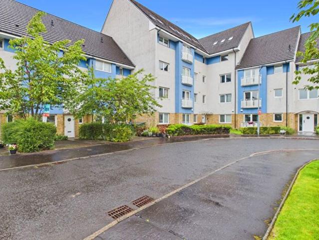 3 Bedroom Flat To Rent In Hilton Gardens, Anniesland, G13