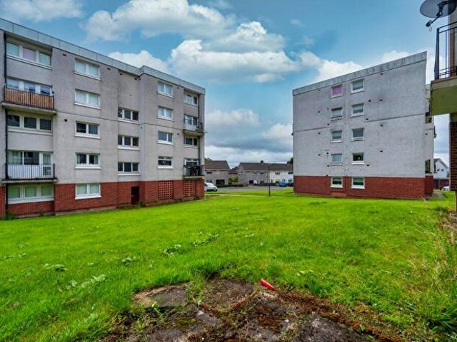 3 Bedroom Flat To Rent In Irving Court, Clydebank, West Dunbartonshire, G81