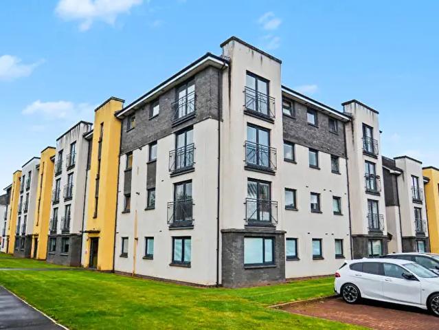 3 Bedroom Flat To Rent In / Kenley Road, Renfrew, Renfrewshire, PA4