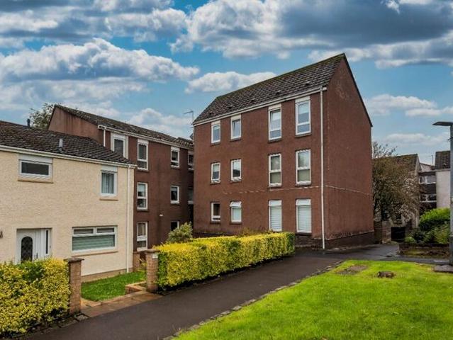 3 Bedroom Flat To Rent In, Kirkton, Erskine, PA8