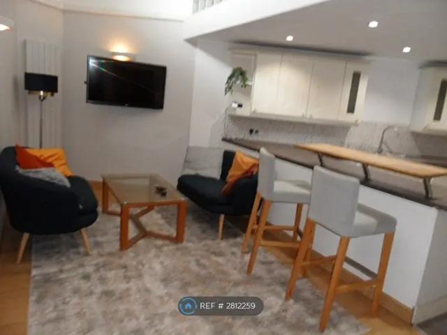3 Bedroom Flat To Rent In Loughborough, Loughborough, LE11