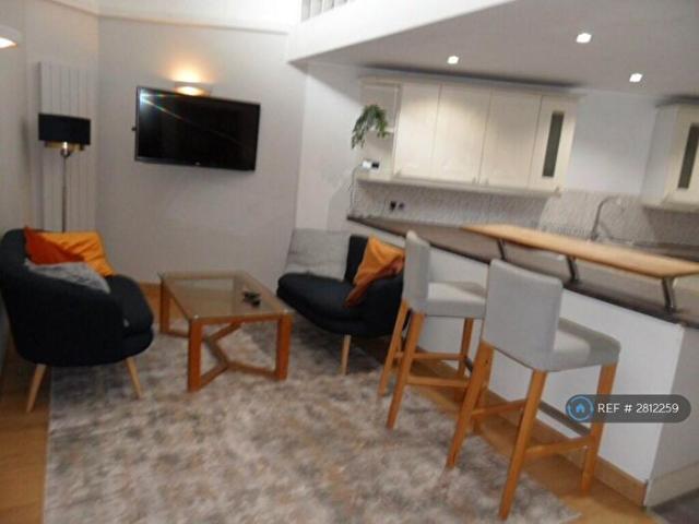 3 Bedroom Flat To Rent In Loughborough, Loughborough, LE11