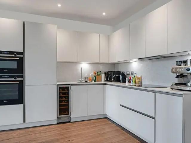 3 Bedroom Flat To Rent In Pavilion Road, West Bridgford, NG2