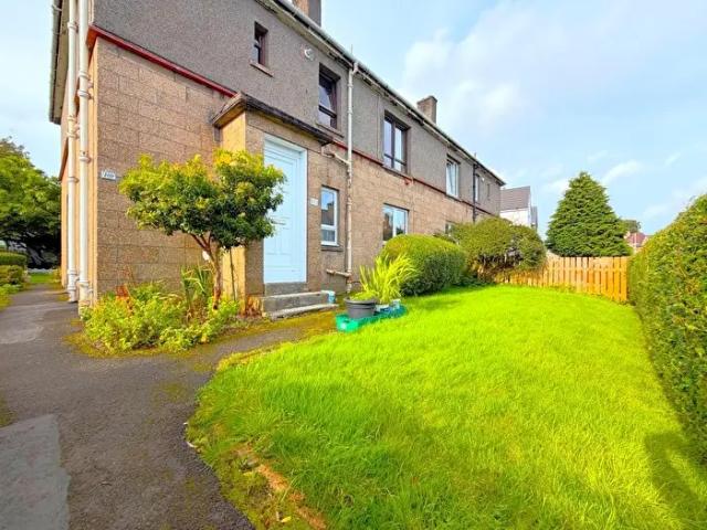3 Bedroom Flat To Rent In Redpath Drive, Glasgow, G52
