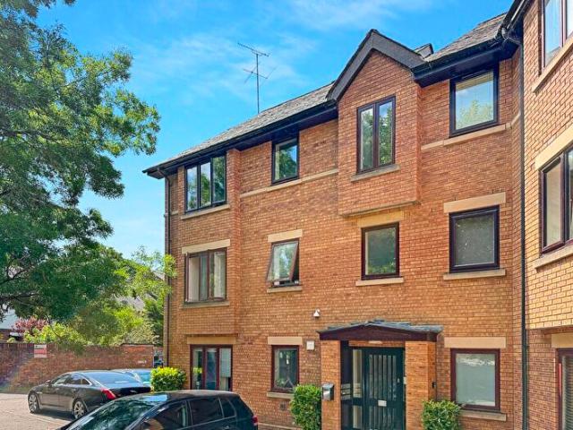 3 Bedroom Flat To Rent In Swan Court, Oxford, OX1