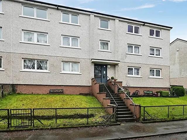 3 Bedroom Flat To Rent In Shandon Crescent, Alexandria, Dunbartonshire, G83