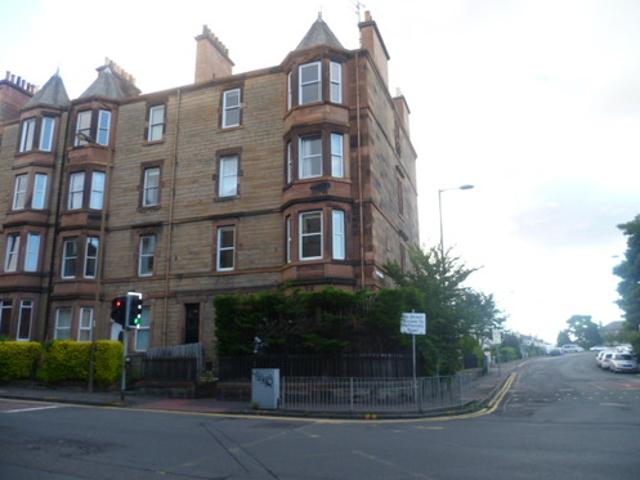 3 bedroom Flat to rent in South Side, Edinburgh