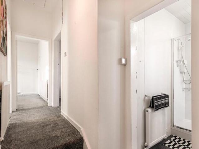3 Bedroom Flat To Rent In Trinity Avenue, G52