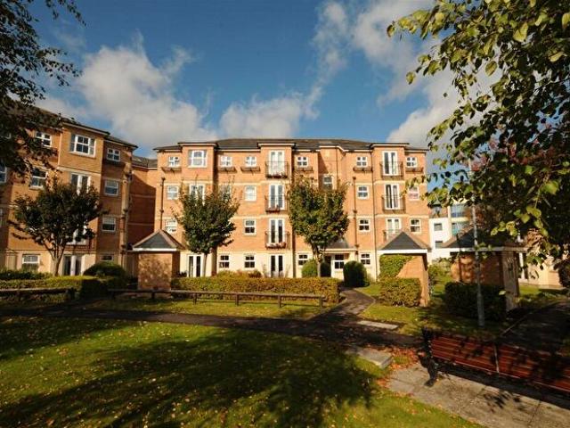 3 Bedroom Flat To Rent In Venneit Close, OX1