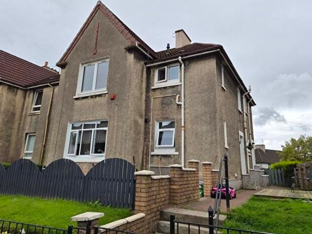 3 Bedroom Flat To Rent In Willow Crescent, Barrowfield, Coatbridge, North Lanarkshire, ML5
