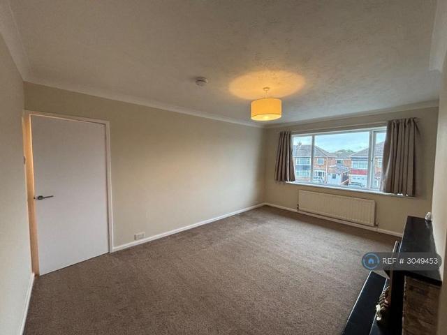 3 bedroom flat to rent