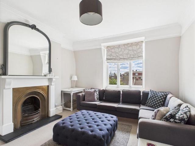 3 bedroom flat to rent