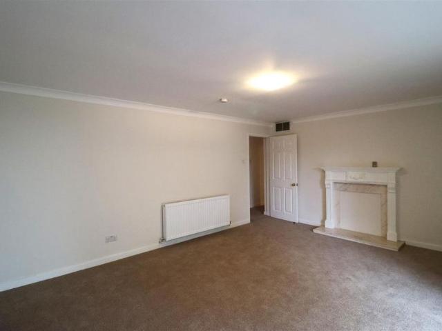 3 bedroom flat to rent