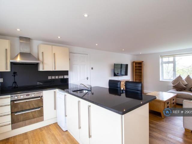3 bedroom flat to rent