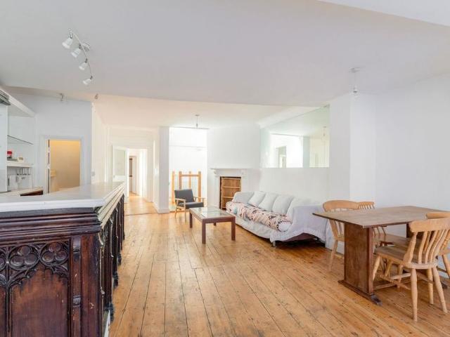 3 bedroom flat to rent