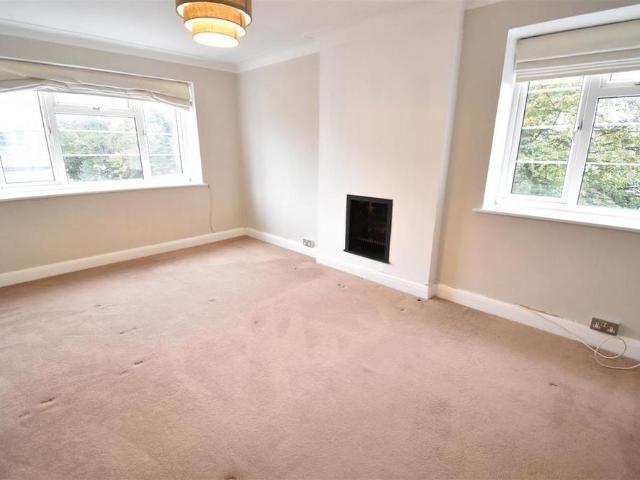 3 bedroom flat to rent