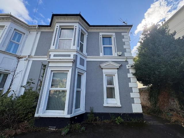3 bedroom flat to rent