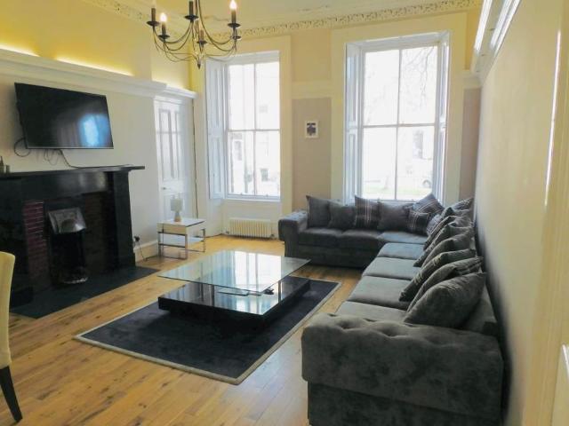 3 bedroom flat to rent