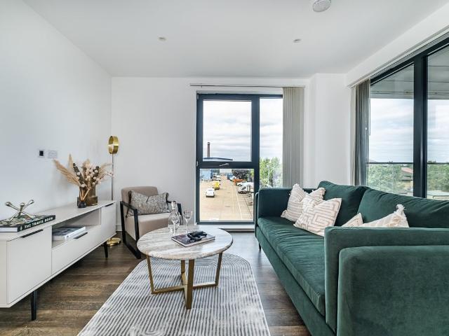 3 bedroom flat to rent
