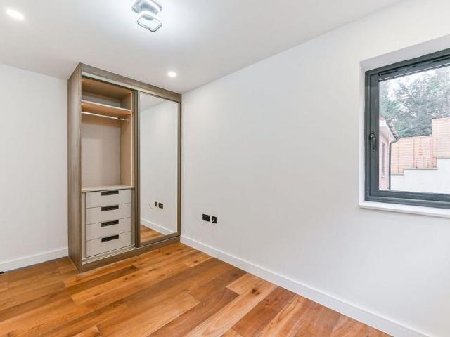 3 bedroom flat to rent