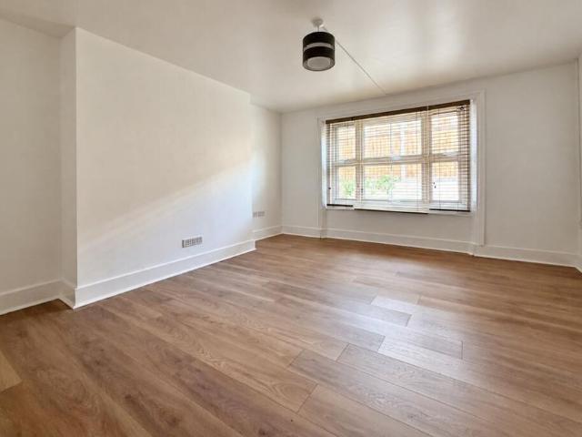 3 bedroom flat to rent