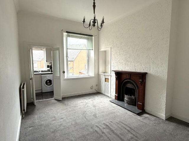 3 bedroom flat to rent