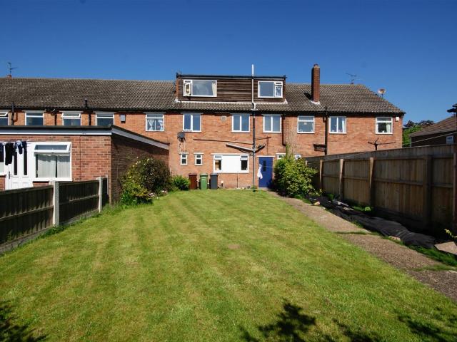 3 bedroom Flat To Rent