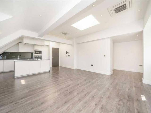 3 bedroom flat to rent