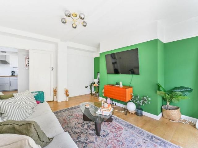 3 bedroom flat to rent