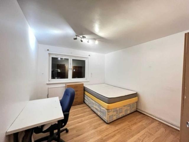 3 bedroom flat to rent
