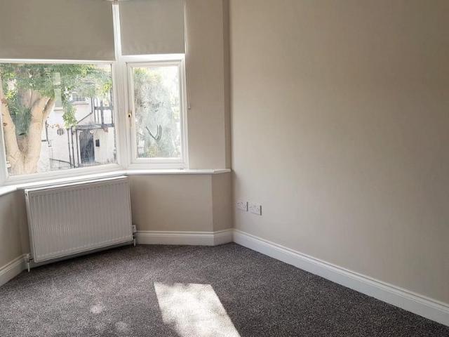 3 bedroom flat to rent