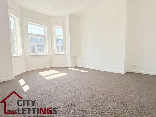 3 bedroom flat to rent